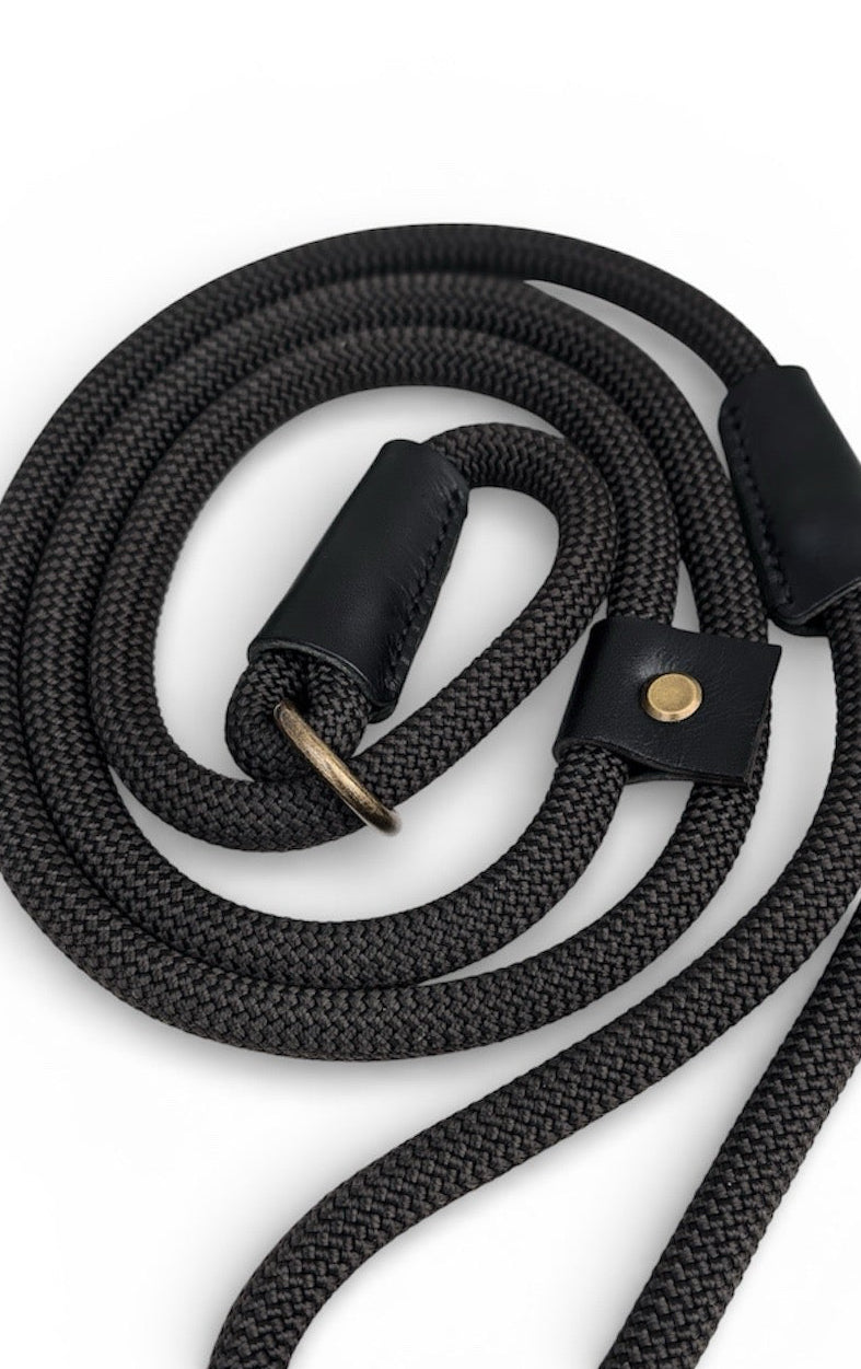 Black Slip Lead - Antique brass